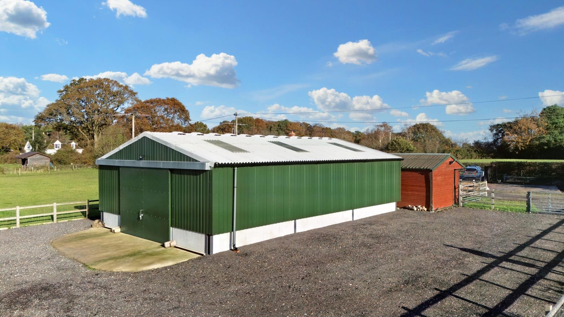 Barn/hardstanding