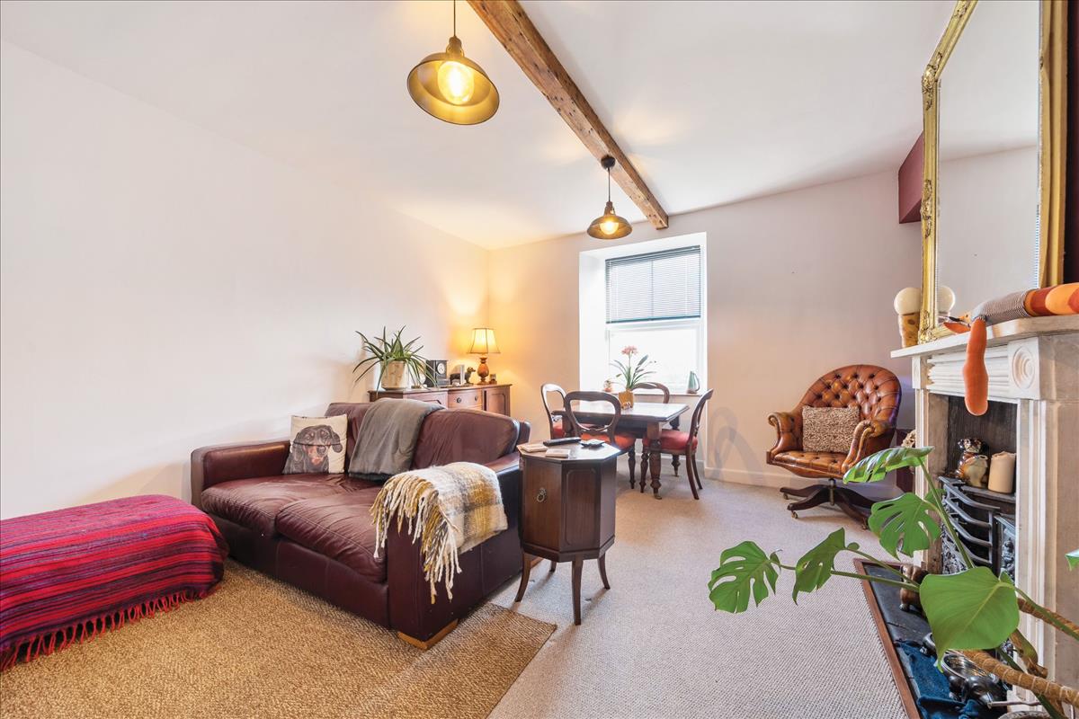 Property Image 19c995e9-1642-419f-8004-69fc3916b3c9