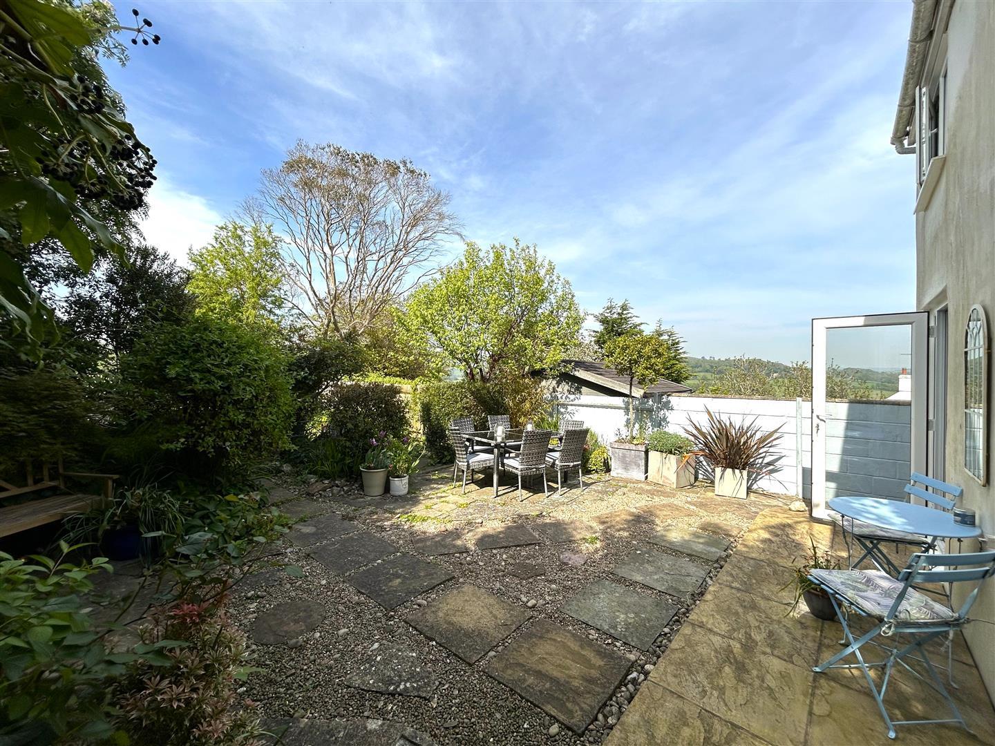 Property Image 19f92839-ecc3-4032-a771-cd468aeb4db4