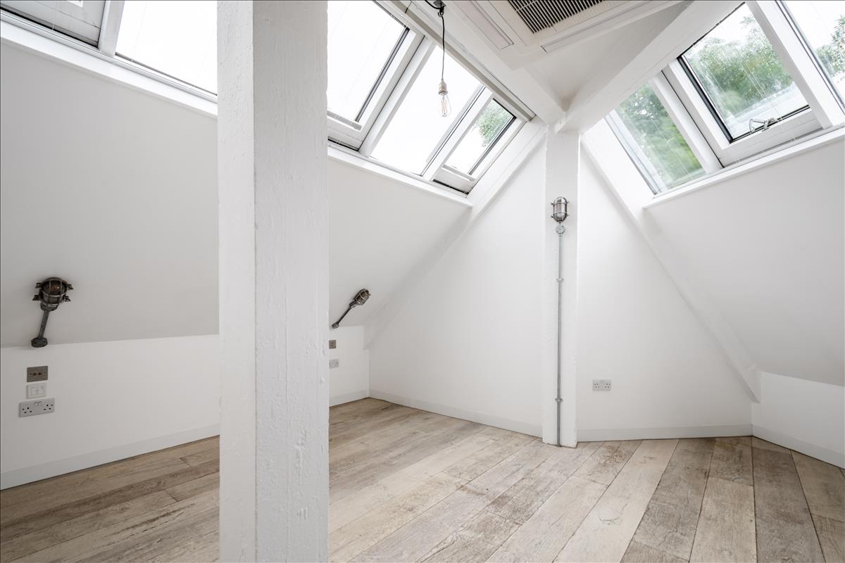 Property Image 1a0fa468-082d-4686-80f0-ecbd0c978816