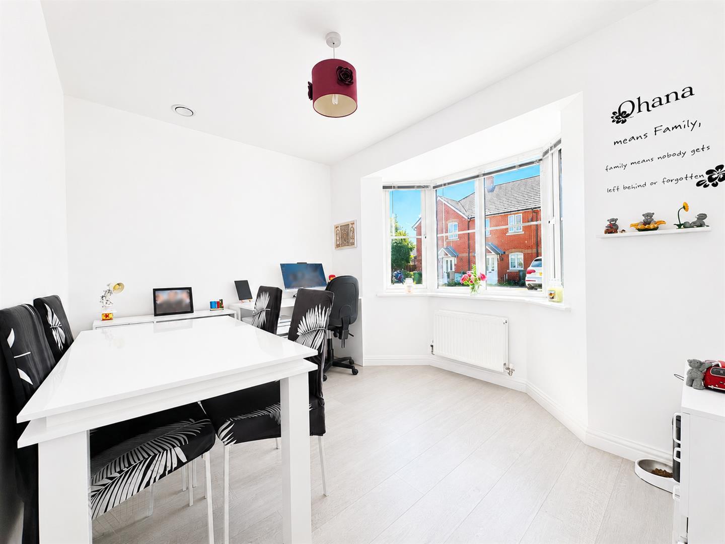 Property Image 1a139733-2357-4fb8-a931-172dea7d2ef4