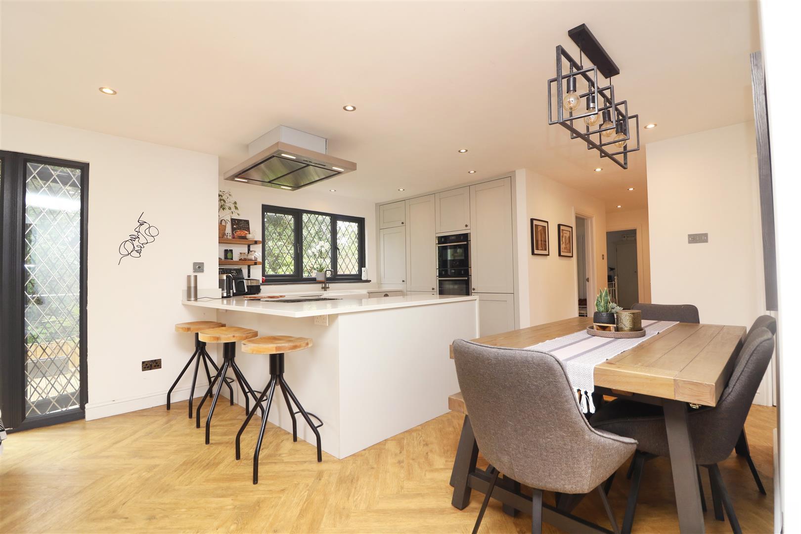 Property Image 1a27af2f-7dde-4da9-977a-2863582de40a