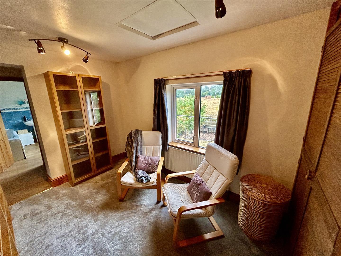 Property Image 1a33b7b9-6f56-4ddb-af6b-560c34a9f7b0