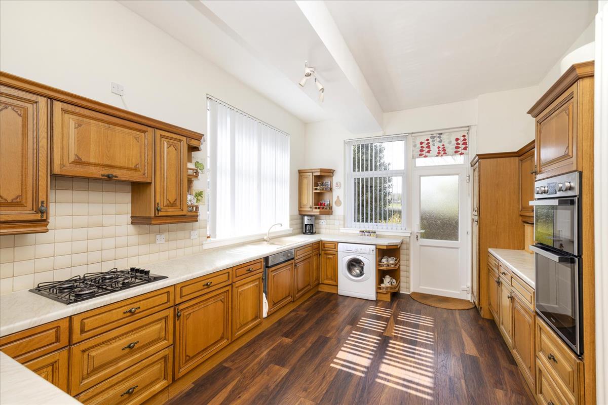 Property Image 1aaa3c34-6e93-4884-8365-b2fc4827017a