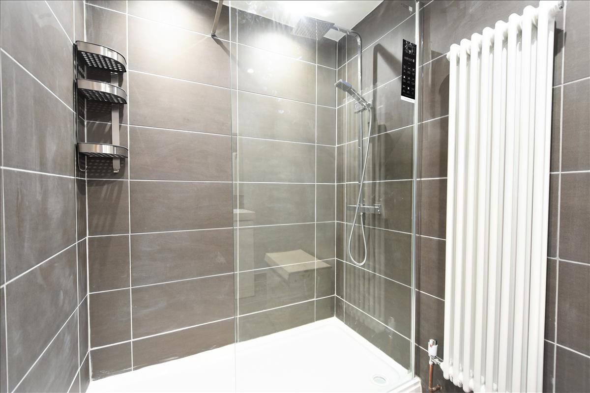 Property Image 1aad075c-ec8e-462c-9053-3074335405b8