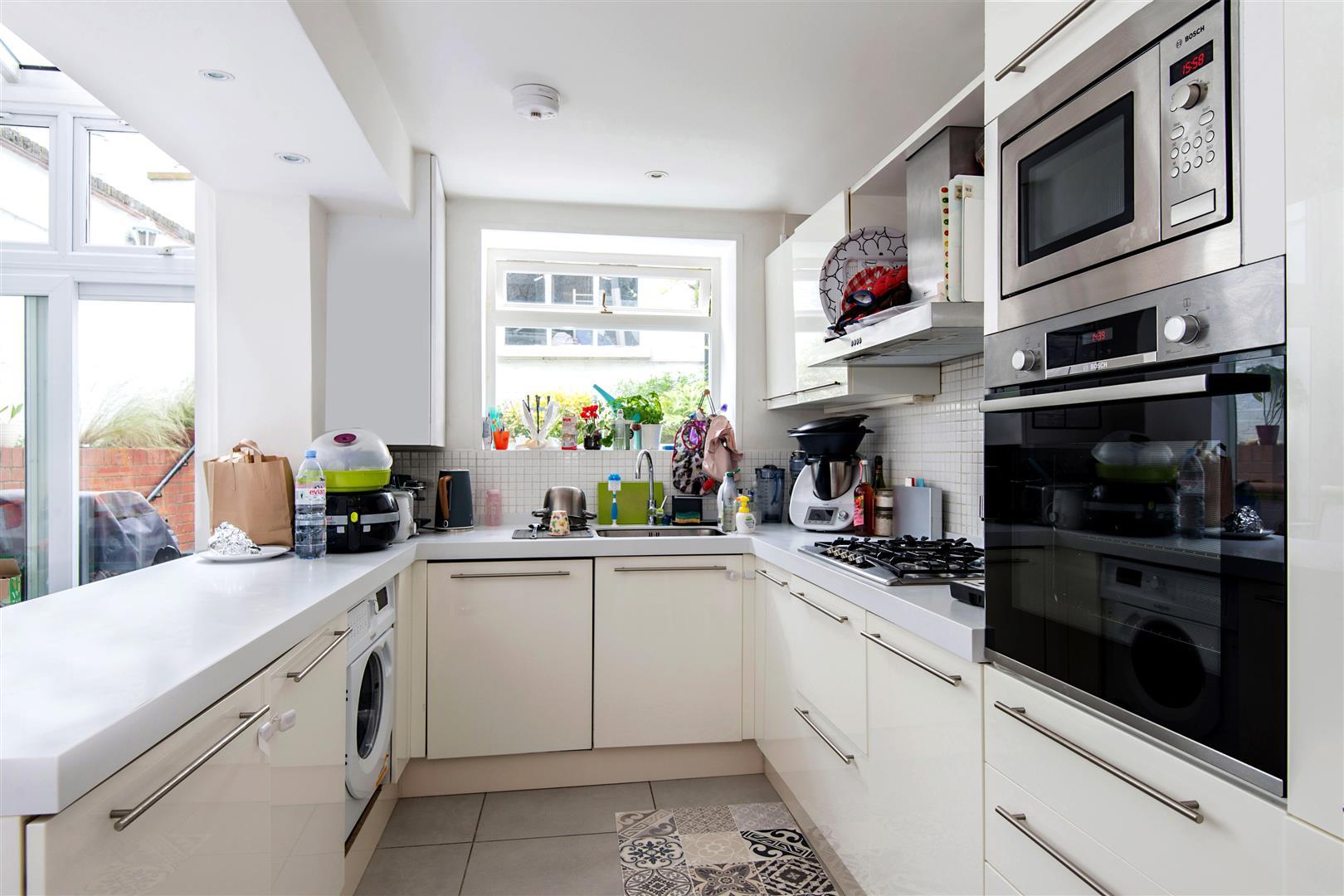 Property Image 1b705750-dfb2-402a-841d-0bf0b4aa868a