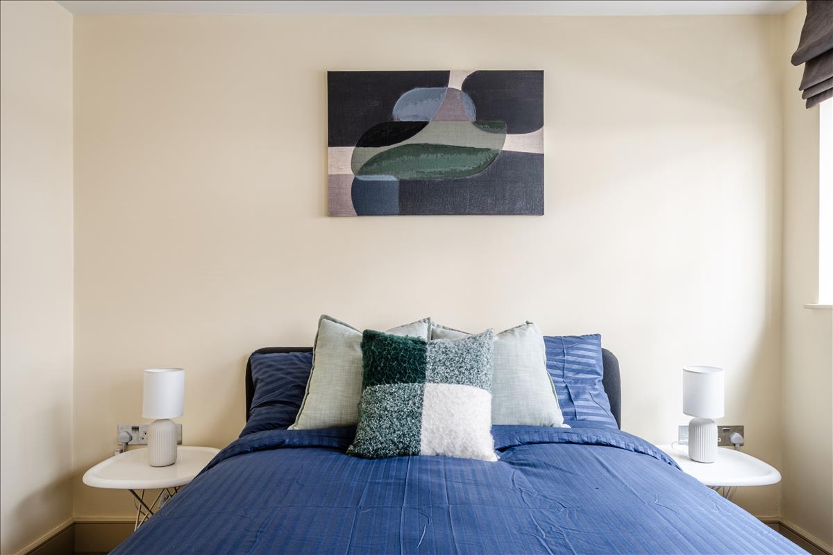 Split-level penthouse for sale, Boundary Street, Shoreditch, E2. Third bedroom