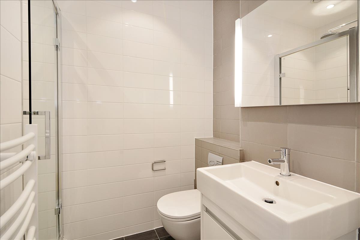 architecturally designed 2bed new build for rent in haggerston