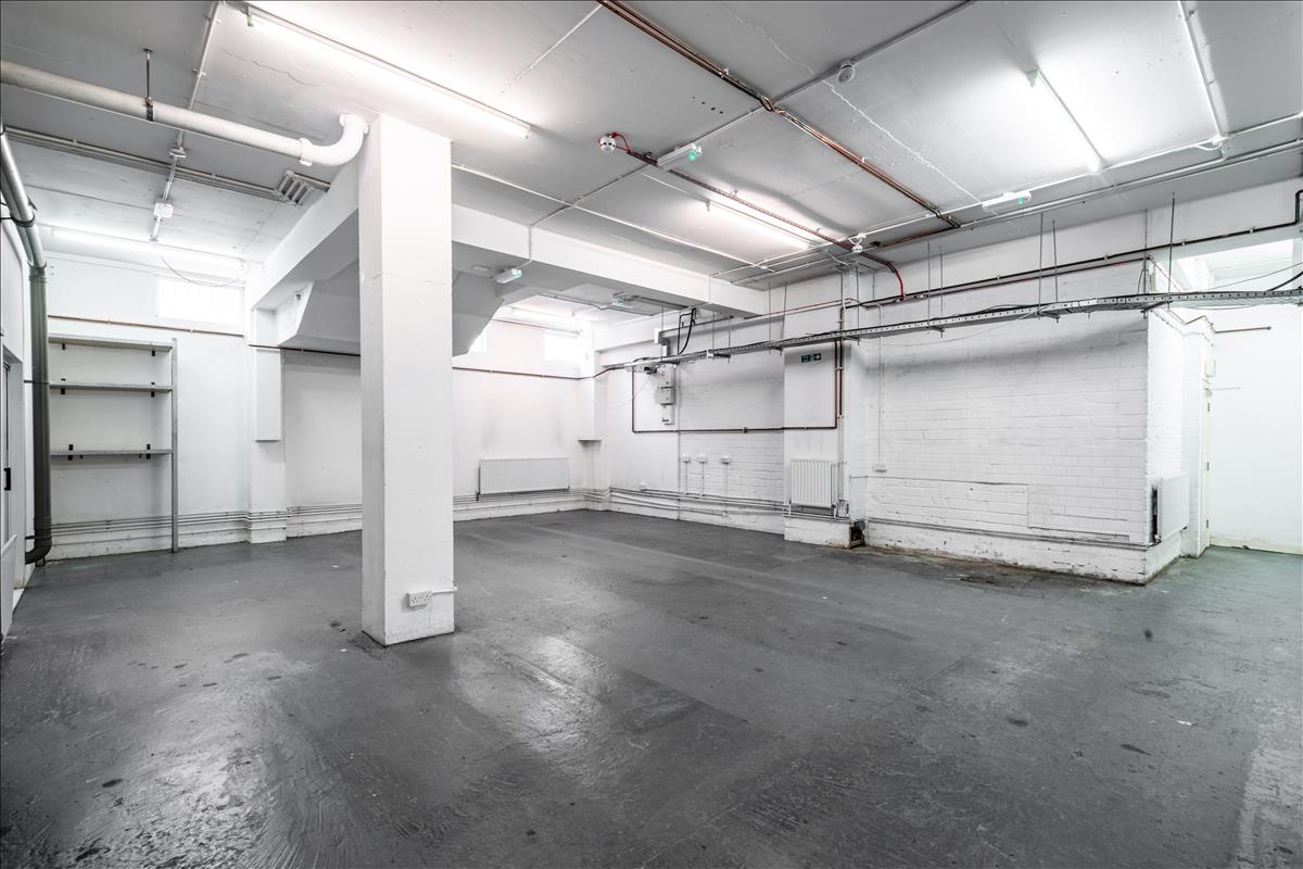 industrial unit for rent in Old Street