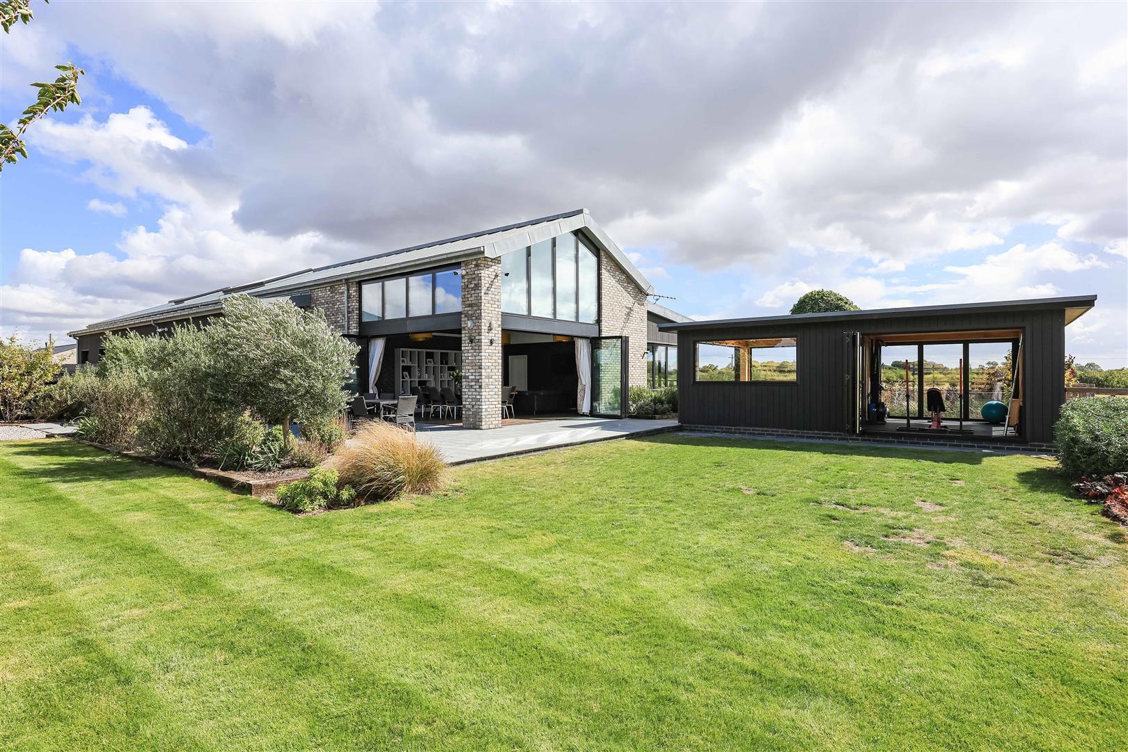 Property Image 1c4cdad2-da81-433c-8608-87c1f433f5aa