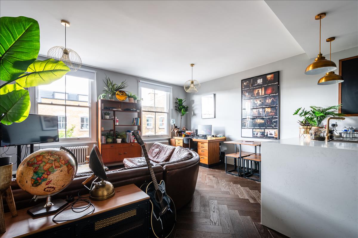 A rare opportunity to acquire a mixed-use freehold investment in the heart of Lower Clapton, positioned on Chatsworth Road, an increasingly sought-after high street known for its independent businesses.