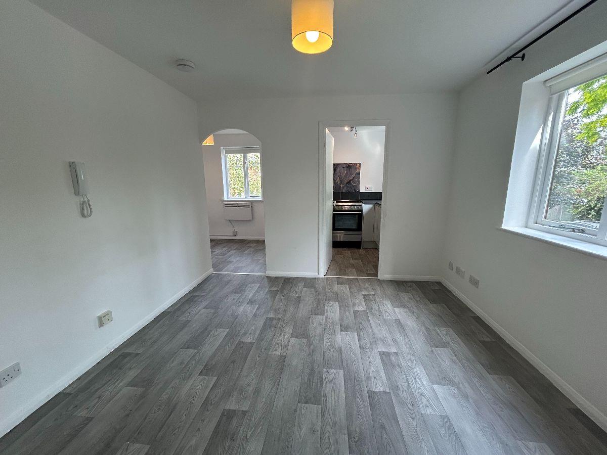 Property Image 1c682863-6bf0-4193-ac9d-a3eafe65bc6e