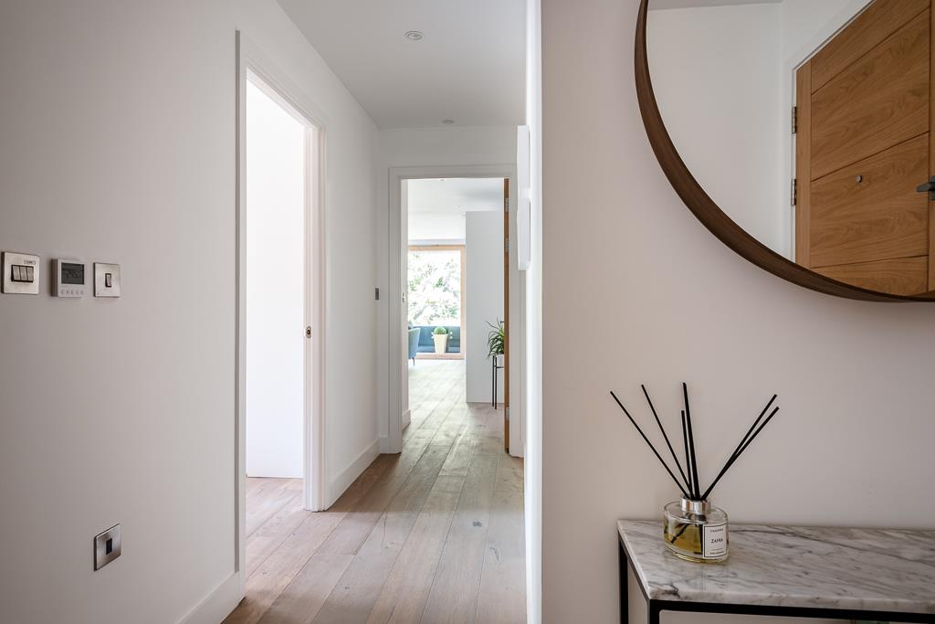 Luxury Hackney Gardens Apartment for sale, with outdoor balcony