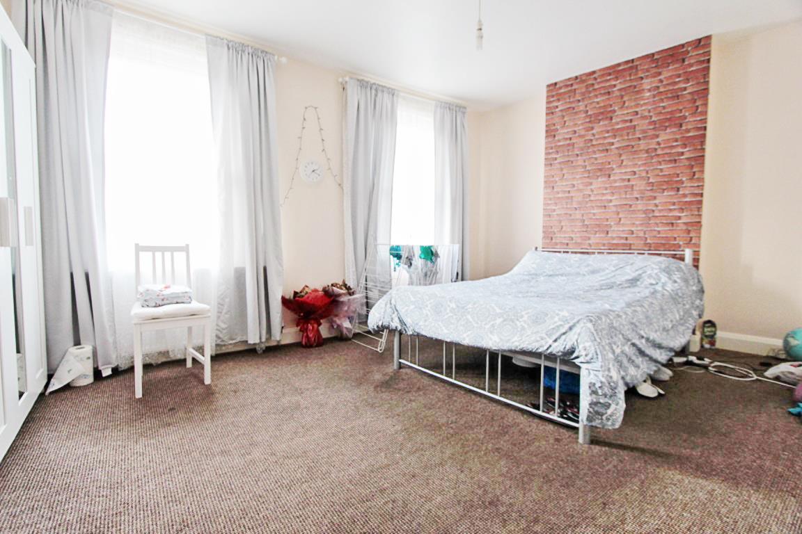 Property Image 1ca90305-f186-4de4-93b9-a9f86a6bb6ab
