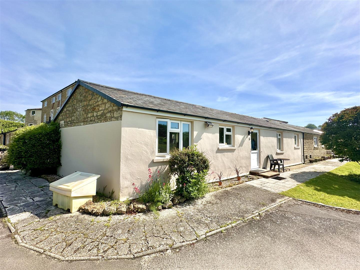 Property Image 1cb43884-01cd-439e-9b26-f970639d6661