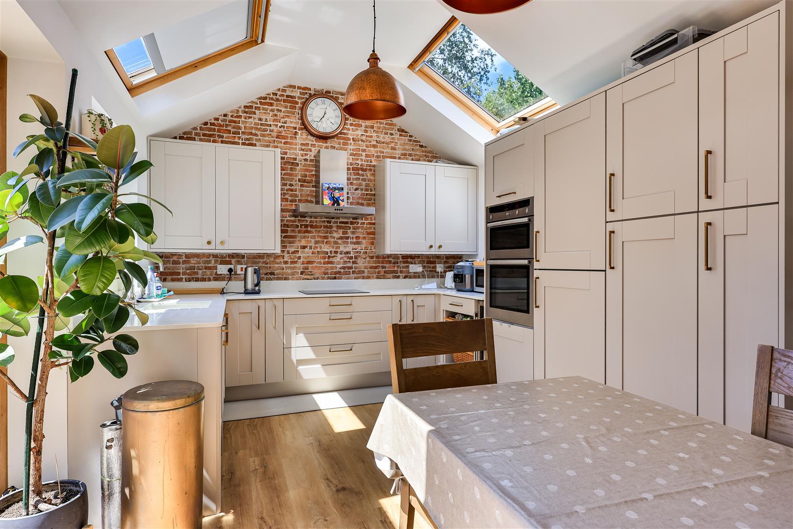 Property Image 1cbbd173-ca7c-4857-b2b7-687fbd49e7d4