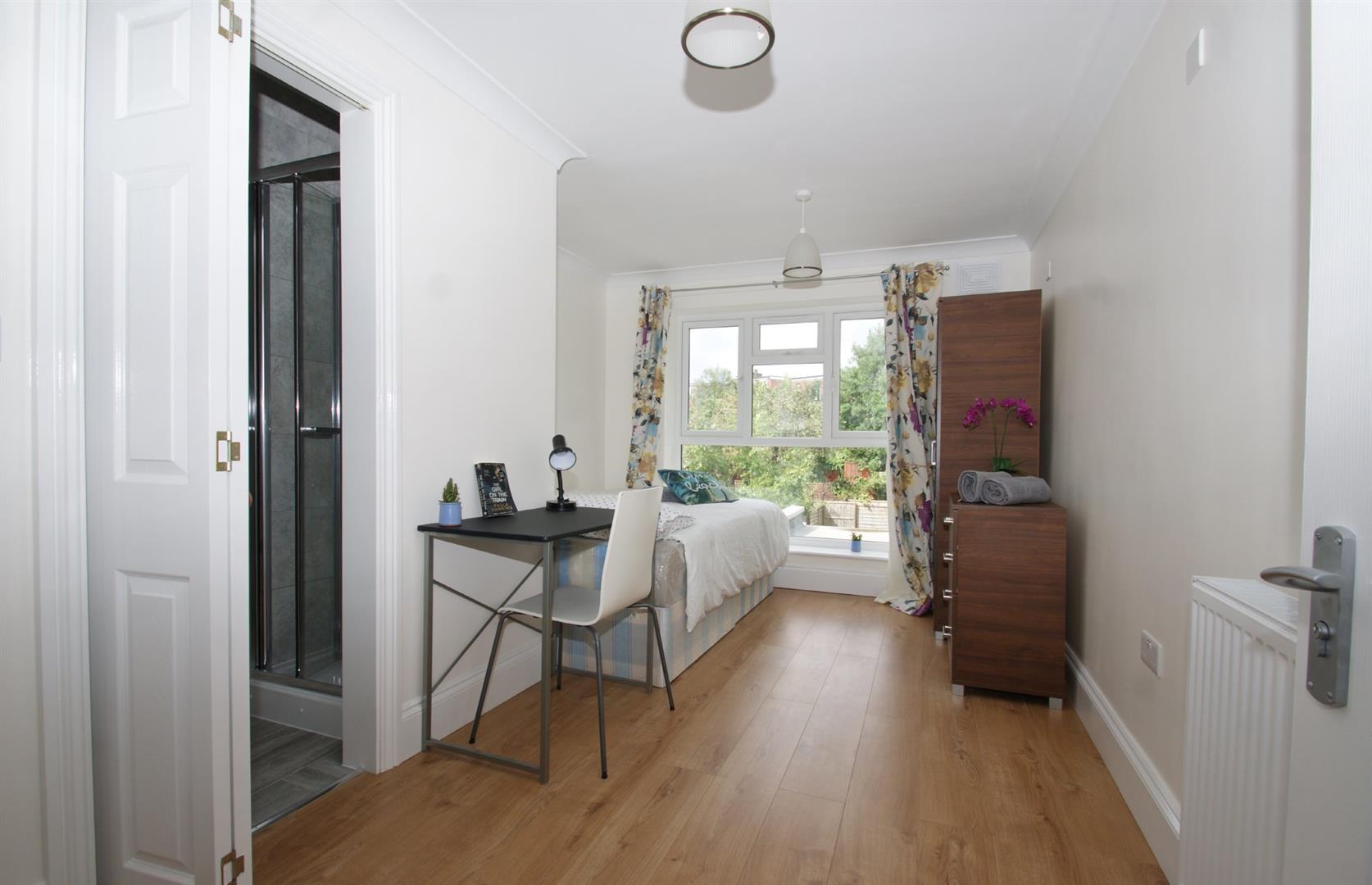 Property Image 1d303b56-749b-4e89-9b88-be66406406ef