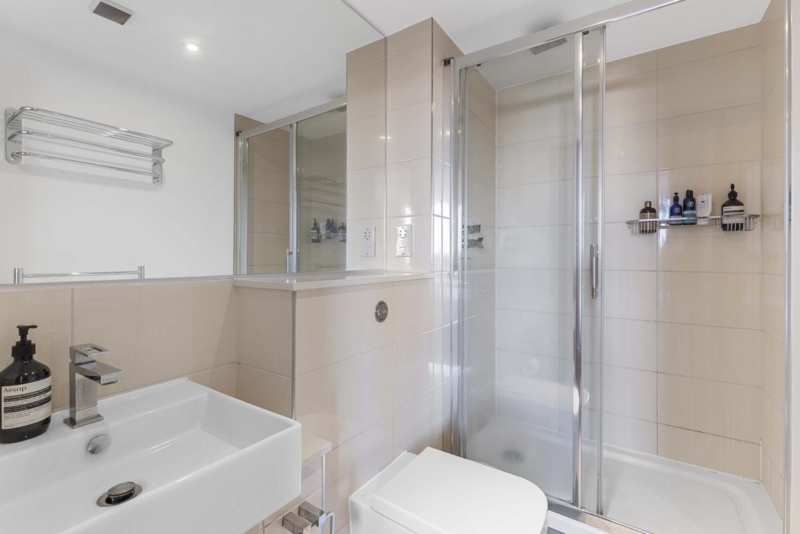 Property Image 1d54861a-3837-41c0-bef5-ee8b900231cf