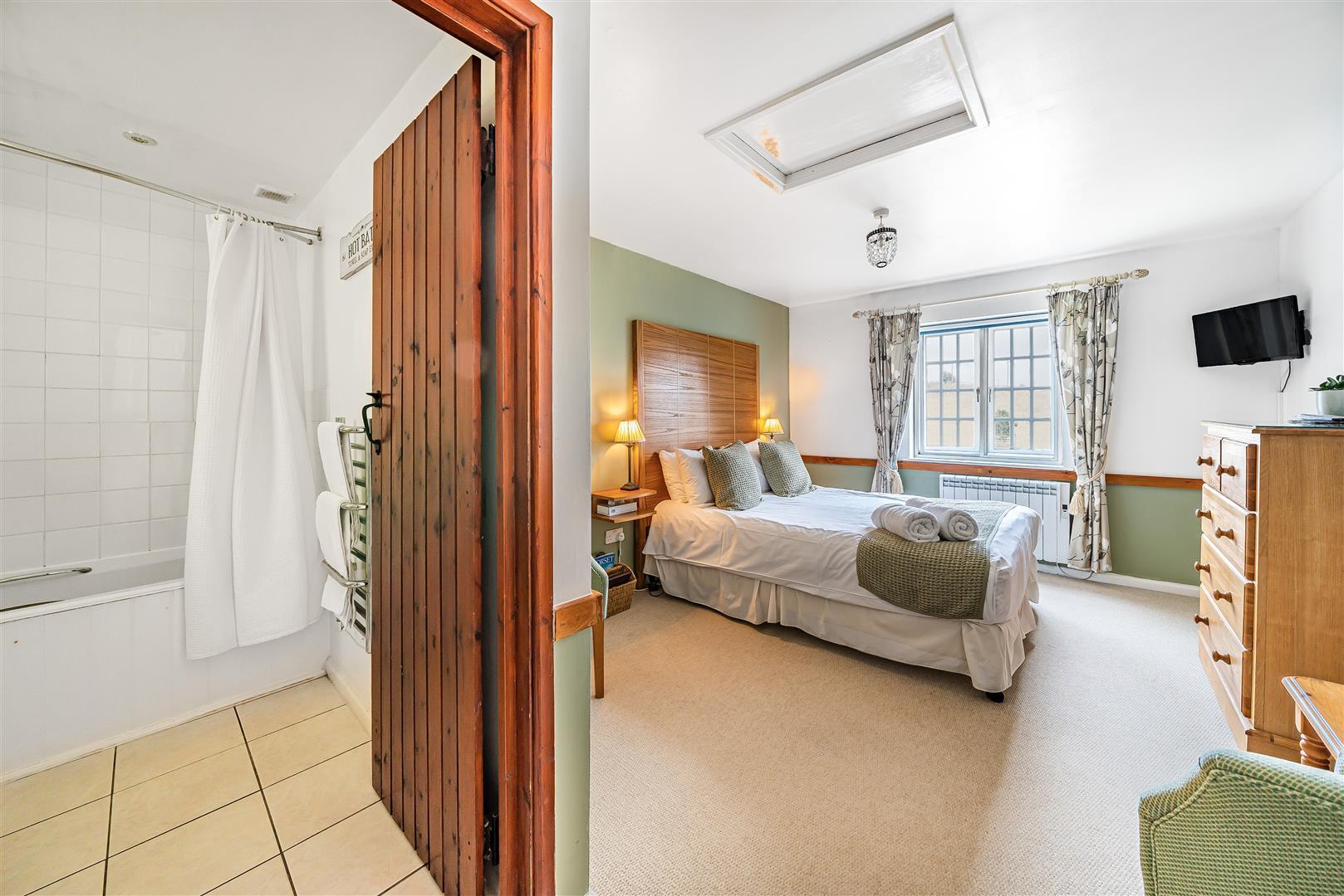 Property Image 1d8c353a-0c0a-4cb4-af95-b8f0013a6579