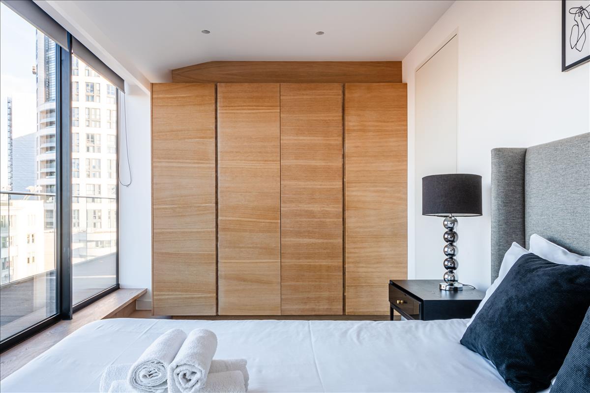 This stunning seventh-floor penthouse sits atop a beautiful Edwardian building, offering nearly 1,700 square feet of luxurious living space with three bedrooms, three bathrooms, and breathtaking panoramic city views. Combining historical charm with modern elegance, this home is a rare find in the heart of London.