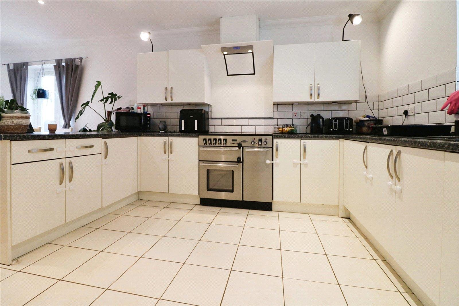 Property Image 1e374666-b524-45d5-93ba-45f3d6057ce2