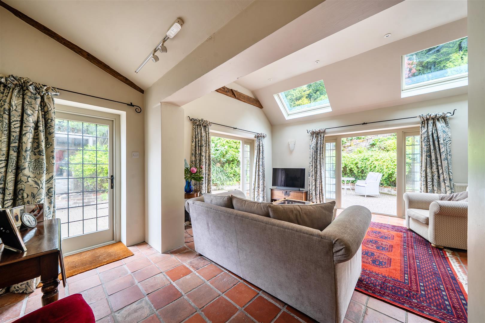 Property Image 1e8903bf-ce0a-42f8-866d-7c30e4aa9647