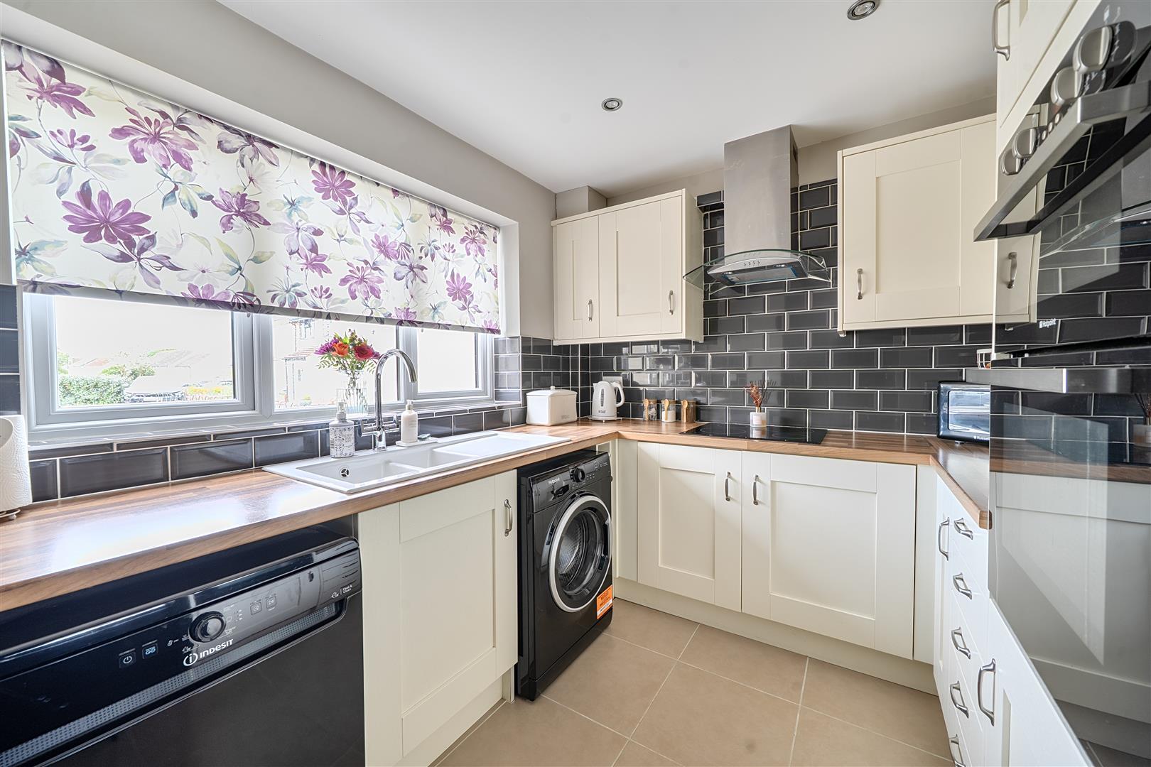 Property Image 1ef8ae68-3e01-4ffb-bda5-0ddb82f689dc