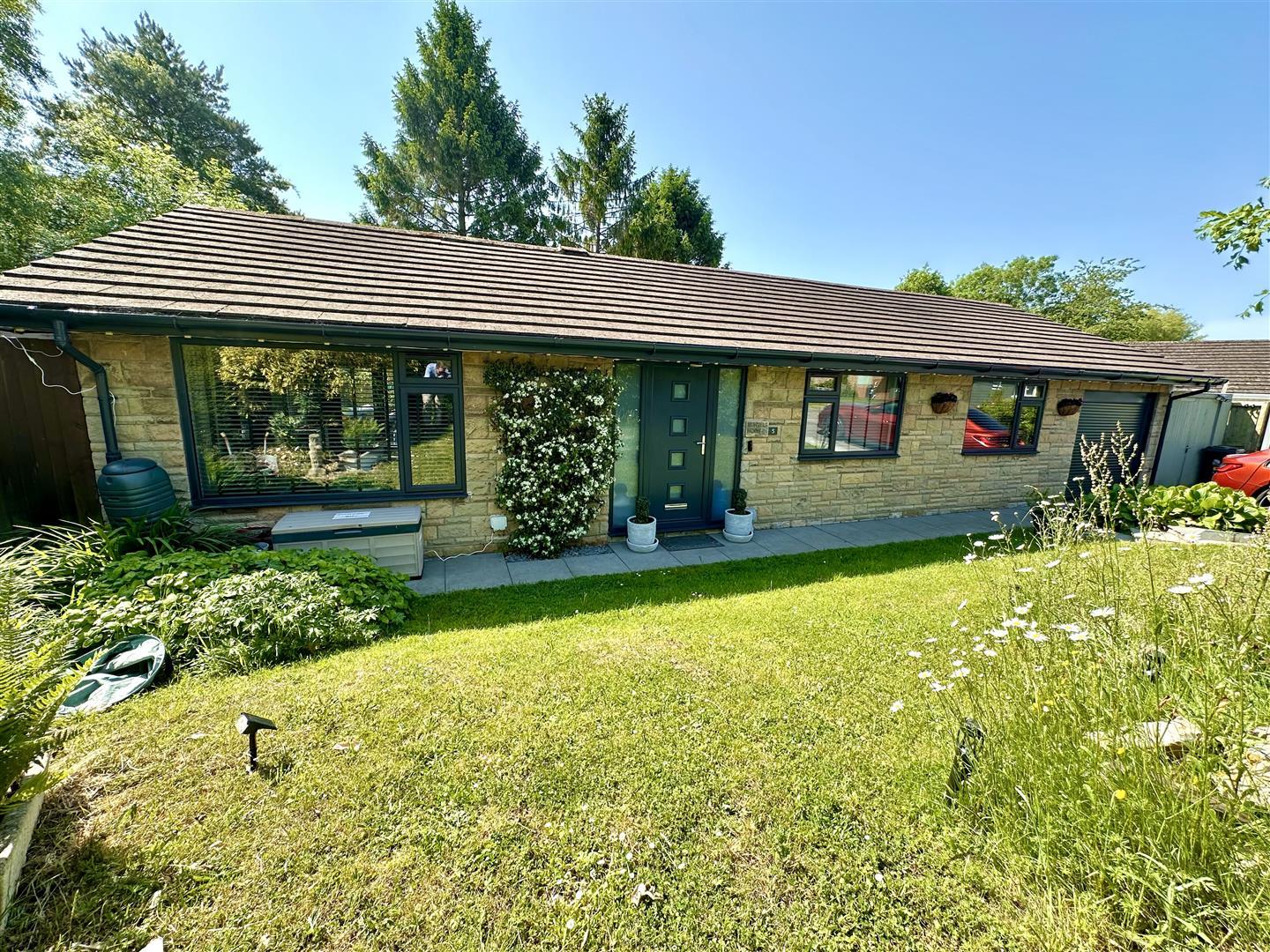 Property Image 1f527f6a-5adc-4245-b82d-5e20a1b0b812
