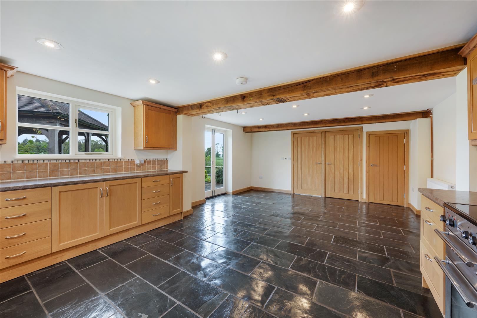 Property Image 1f533421-0269-45e9-a3ba-45063858df8f