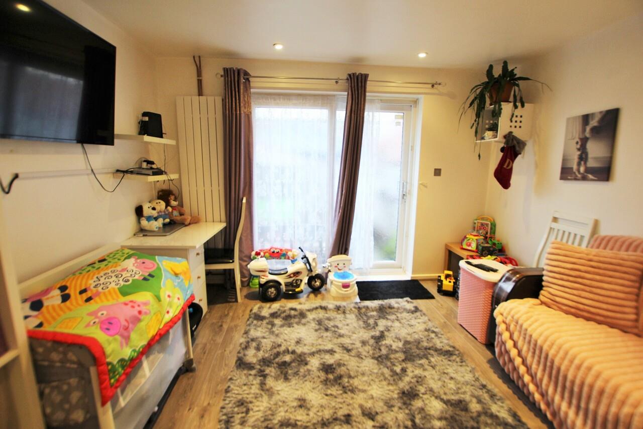 Property Image 1f6c6e8a-a235-485b-ad11-f142bc9096d6