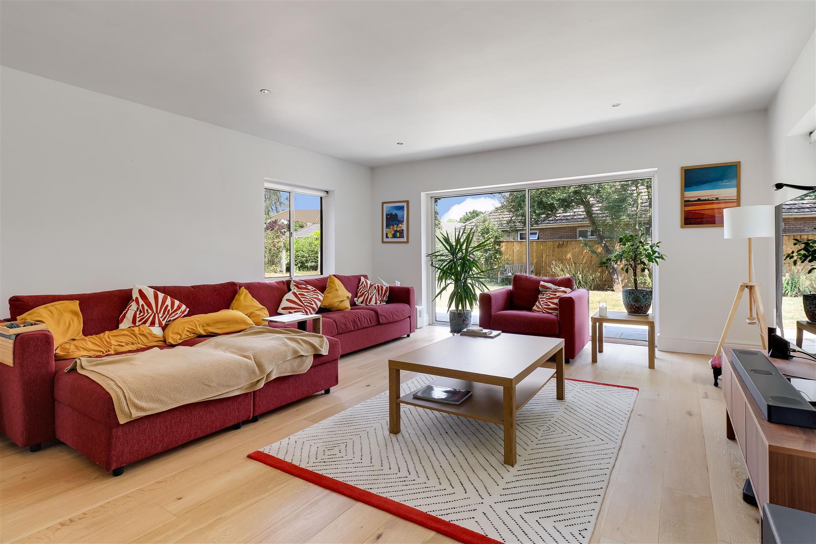 Property Image 1f8bdc5f-cf35-4c7d-861e-6094a59d8e3a