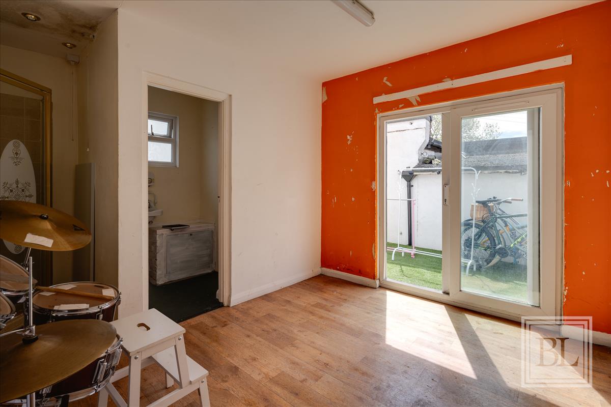 Property Image 1fb59a96-fa8a-4898-9c70-b7186e763528