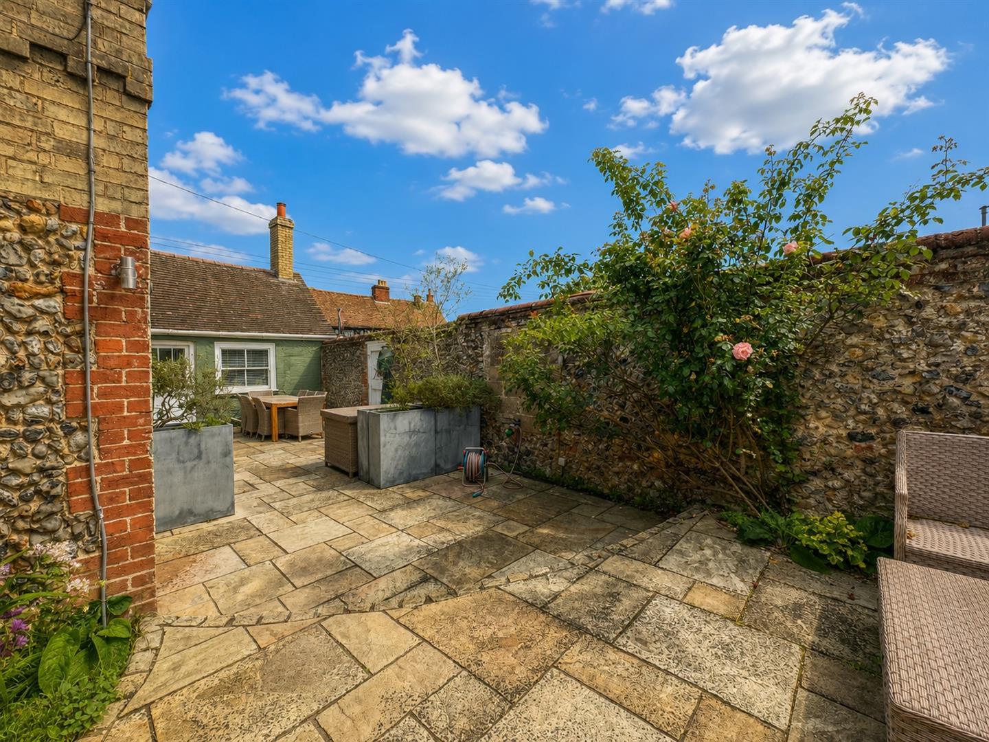 Property Image 1fe9dfc6-3fbe-4fc2-af25-4b99aa9d62d0
