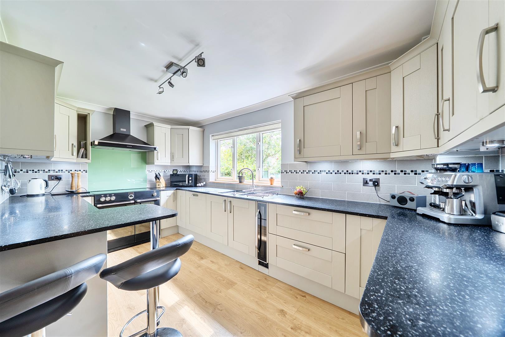 Property Image 200f75d6-95f3-42d7-9acd-628bef0432c3