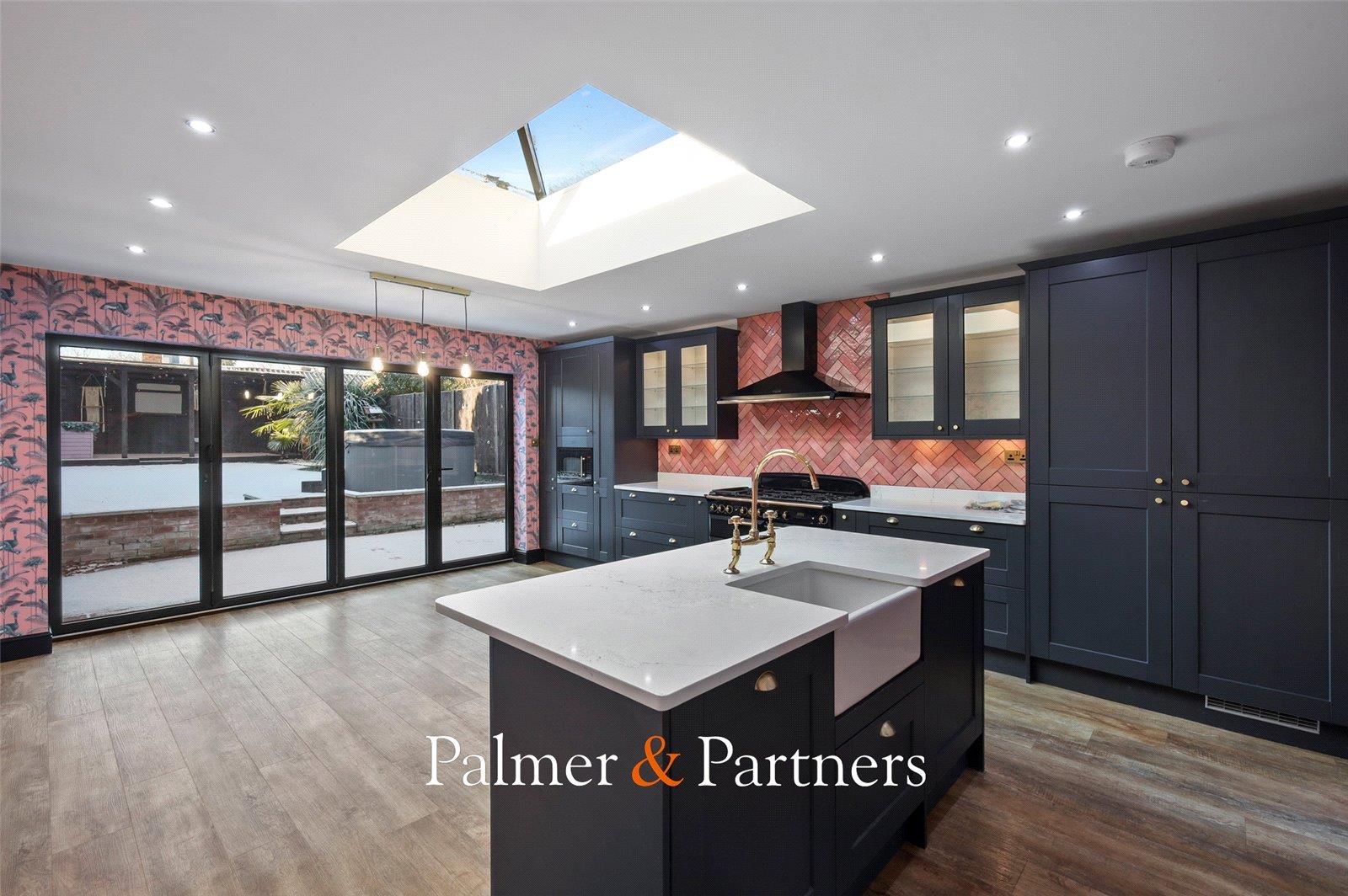 Property Image 20322427-eb8e-46db-8255-136f3b8b37be