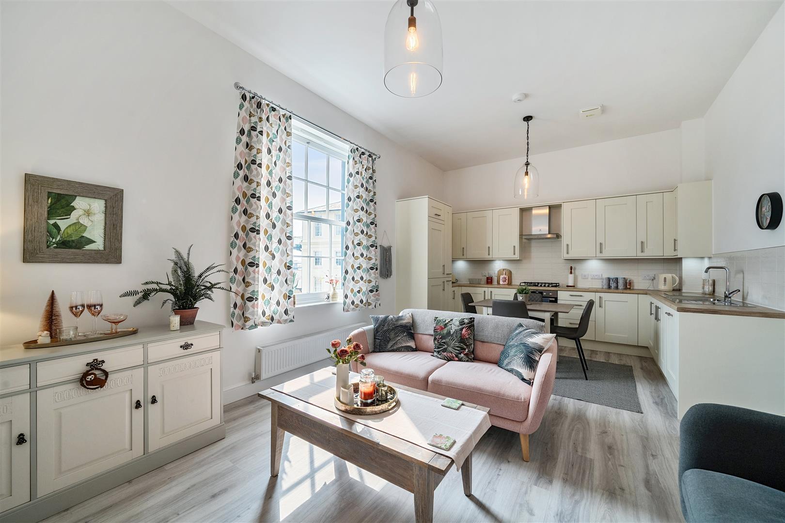 Property Image 203706b9-514f-42c3-96c5-65fdbee3ddc4