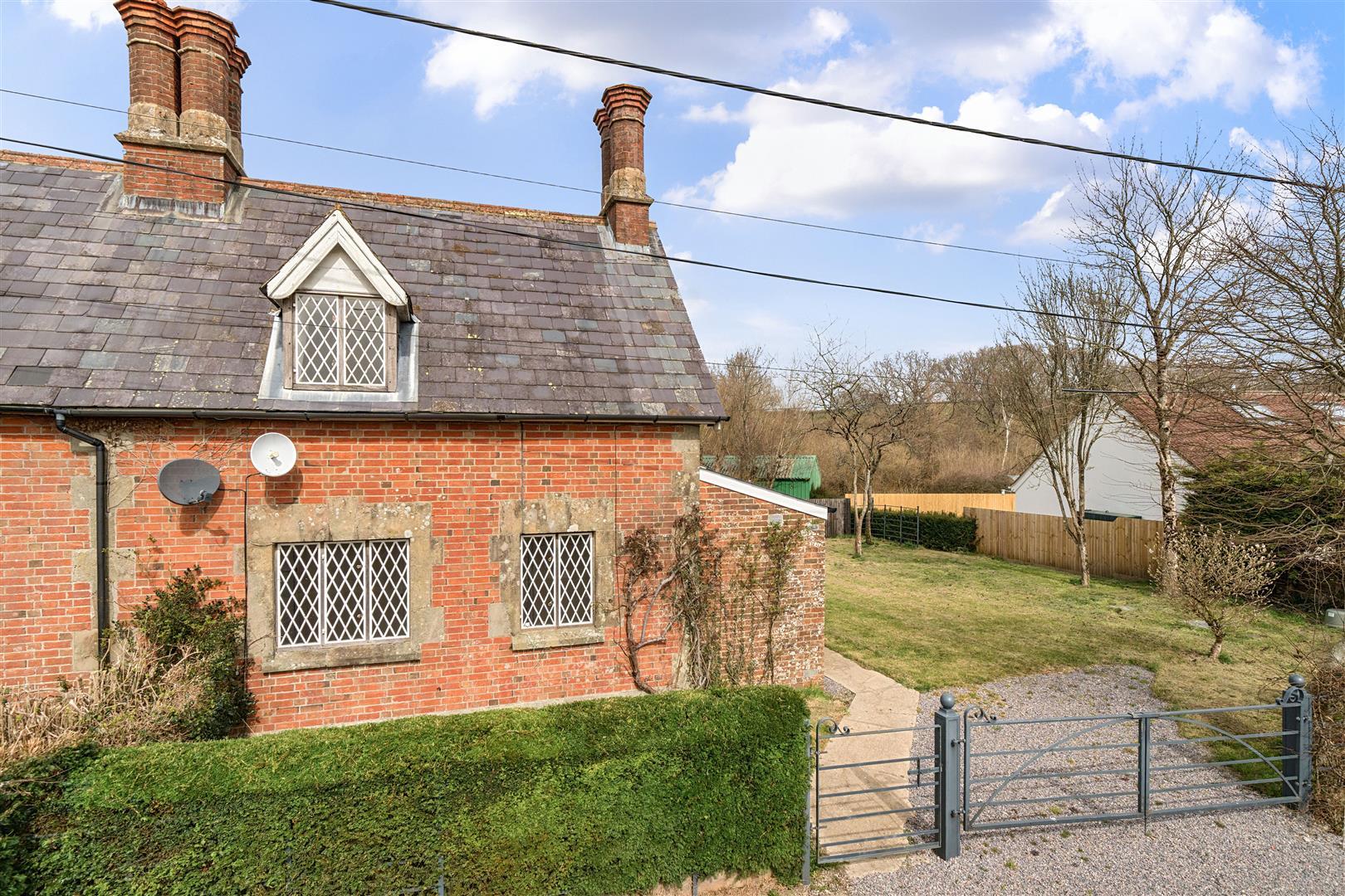 Property Image 207ac9e5-18ee-43ba-8b0f-fb6984b36972