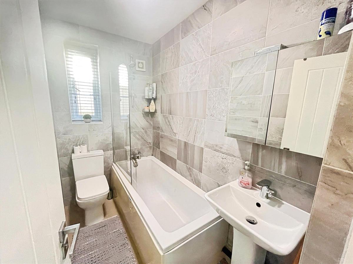 Property Image 208bb940-9c3d-4e65-913b-f05c3f6a39e7