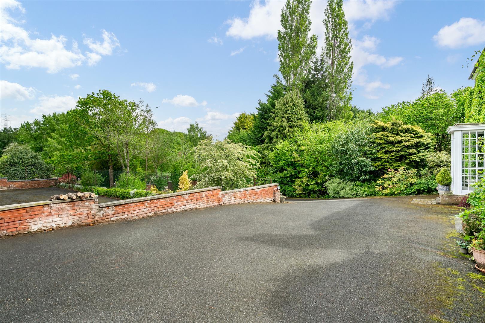 Property Image 214c48af-11a4-4944-8b48-8964ce7054e2