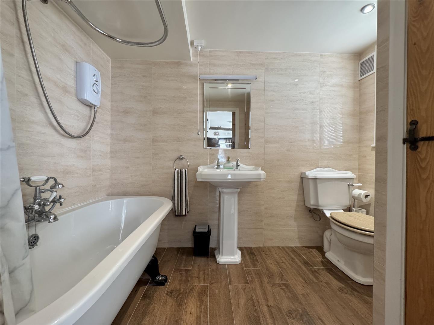 Property Image 21589736-f1f2-4bc3-9bfb-888da7005d3a