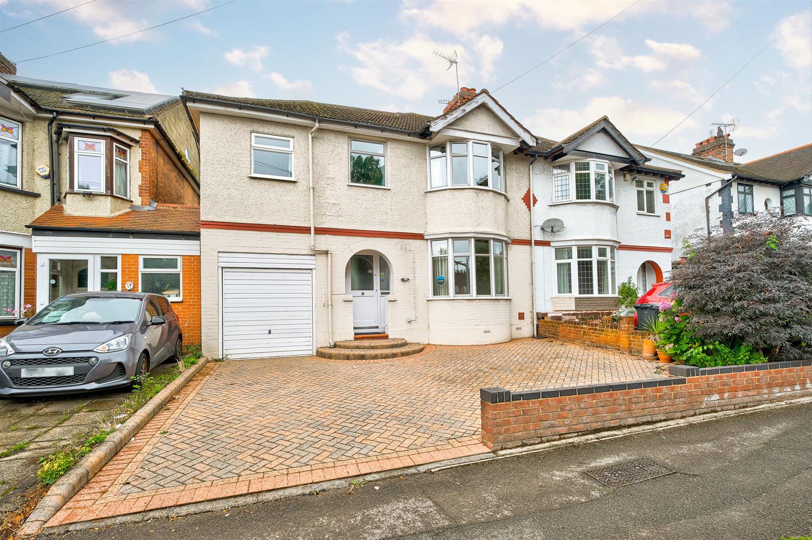 Property Image 21871058-eeae-40e2-b139-d50183037039