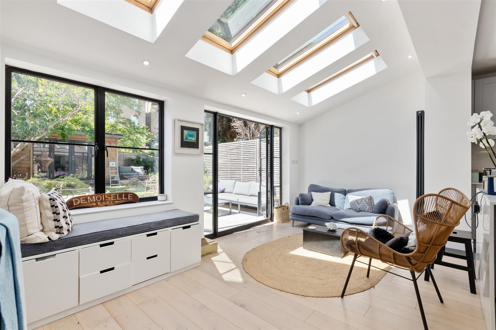 Property Image 21aac723-52c2-4a7f-9ef0-ba284352c09c