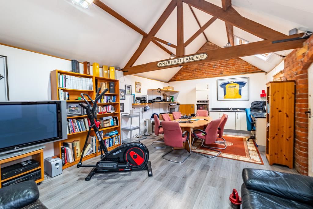 Property Image 21ae4deb-aece-4084-a10a-ef57a3f7972d