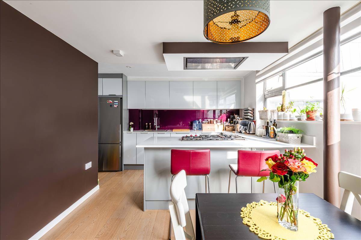 Mews house, triplex apartment for sale, Angel, N1