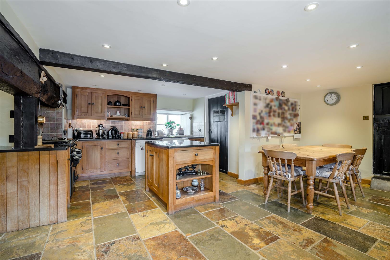 Property Image 21cc2377-ae09-4505-9380-5b5f137710de