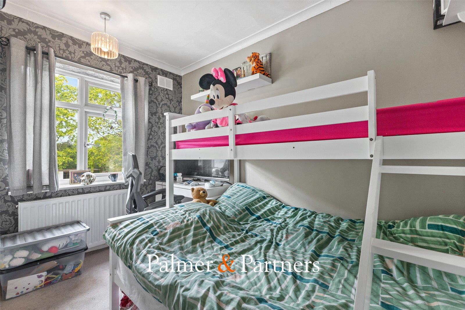Property Image 21d8e18f-34a3-40ca-b010-2504022a8fab