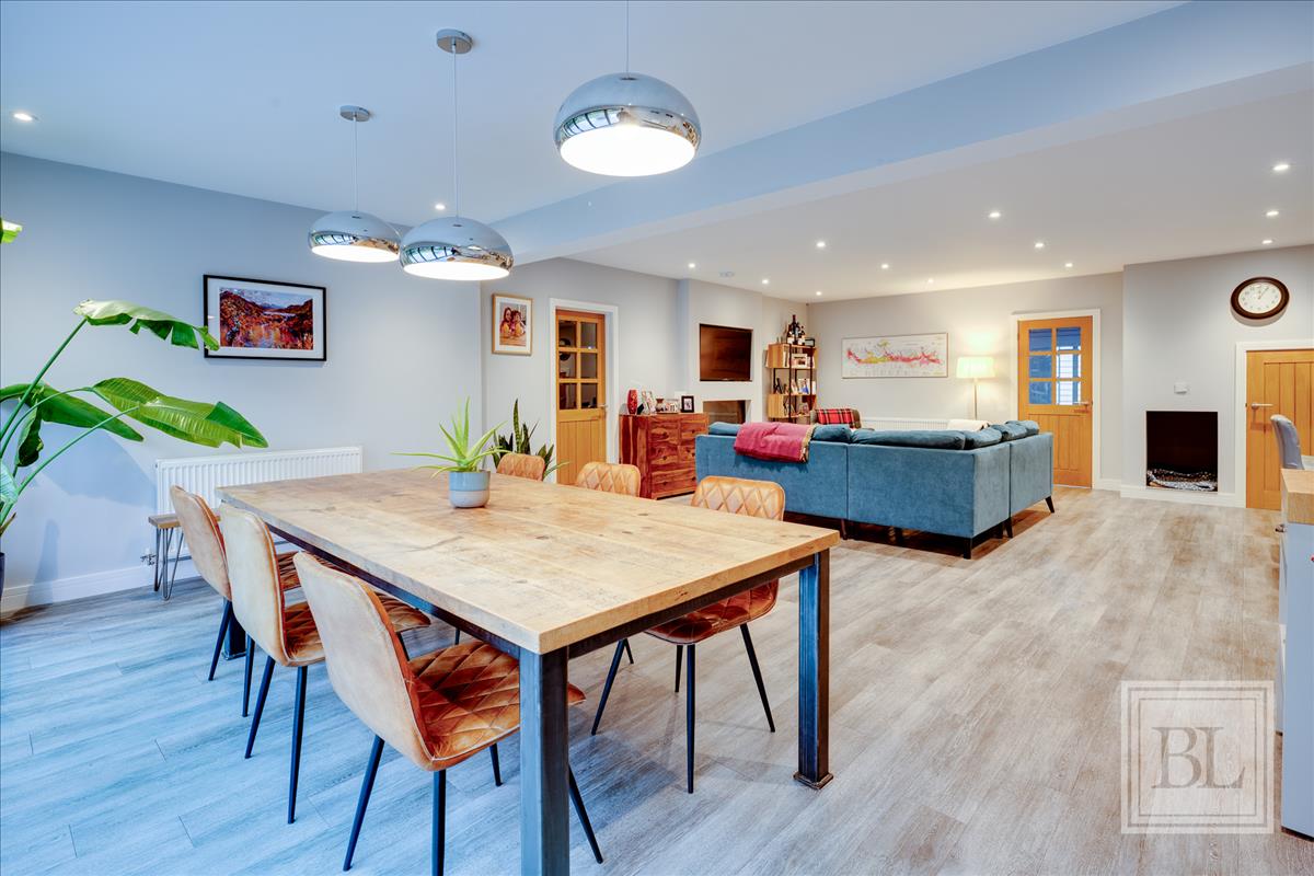 Property Image 2213dd8a-3c3e-47af-ad40-71da82277fd4