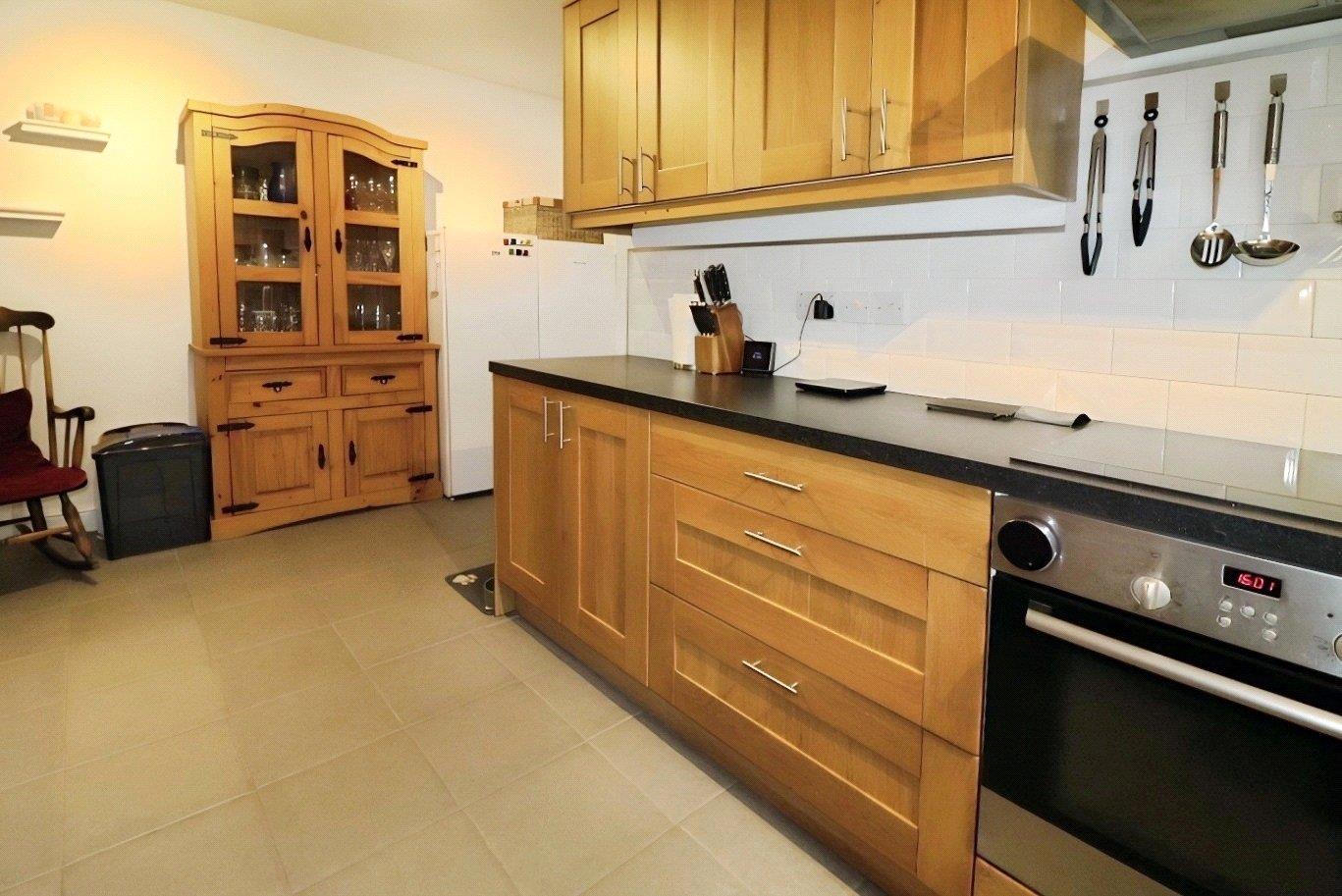 Property Image 22219393-e3e8-4b83-9bb7-615effc17d30