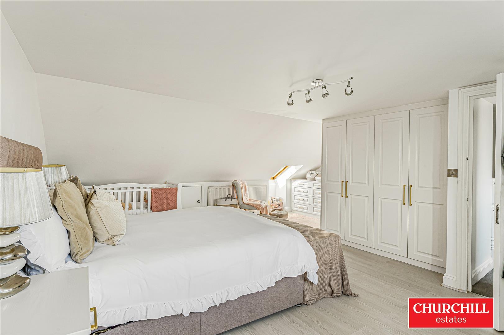 Property Image 22582b9b-d9b8-410d-8d99-228604d4ec6d