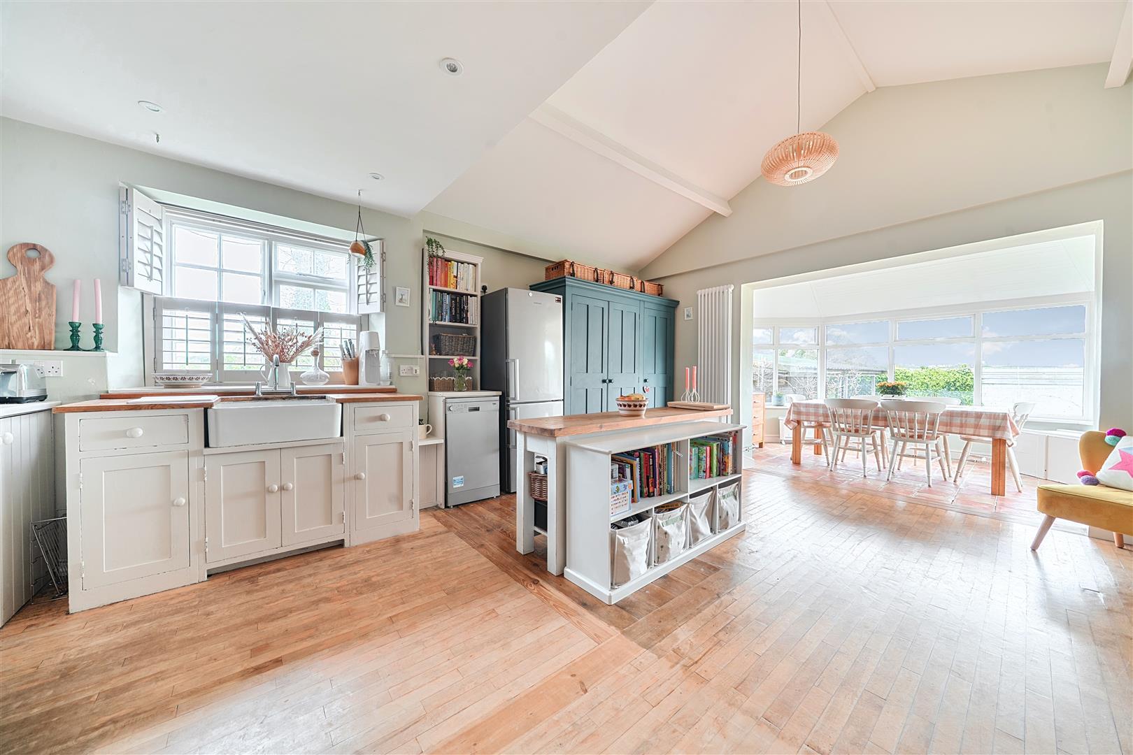 Property Image 22588512-cdf6-48b9-94b9-84c9465791b6